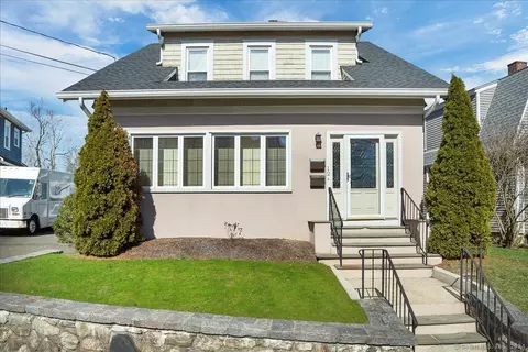 12 Scott Pl, Stamford, CT 06902