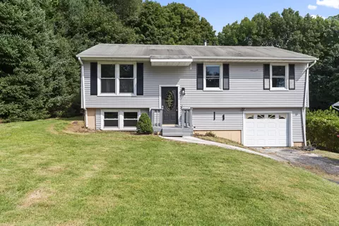 19 Tudor Ln, Naugatuck, CT 06770