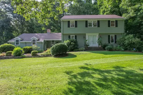 23 Highwood Rd, Farmington, CT 06032