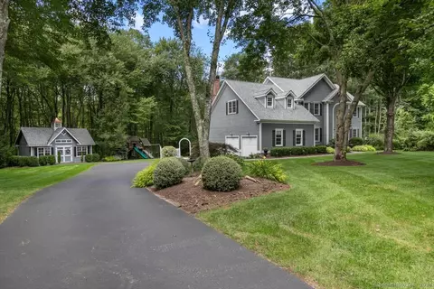 29 Deer River Ln, Monroe, CT 06468