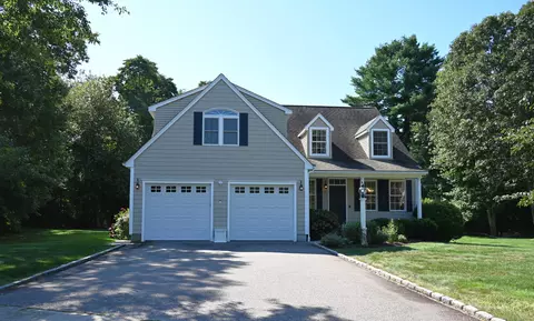 9 Olivia Ln, Old Lyme, CT 06371
