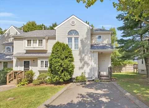 6 W Meadow Ln #6, Middletown, CT 06457