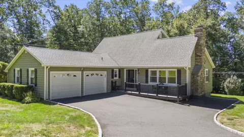 140 High Rd, Bethany, CT 06524