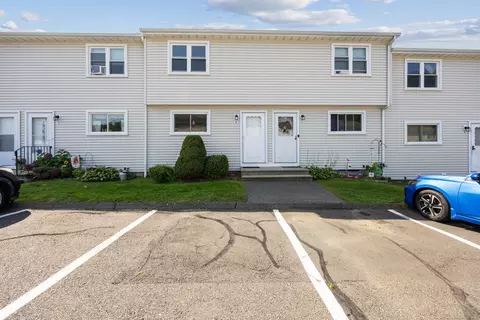 1081 New Haven Rd #8E, Naugatuck, CT 06770