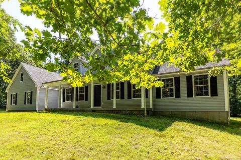 31 Mill Ln W, Colchester, CT 06415