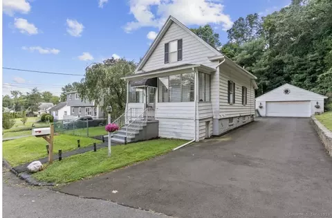 16 Taft St, East Haven, CT 06513