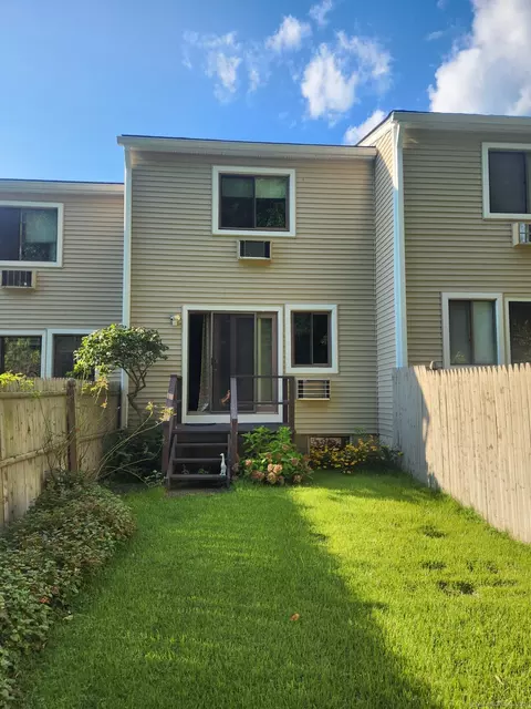 560 Yale Ave #251, Meriden, CT 06450