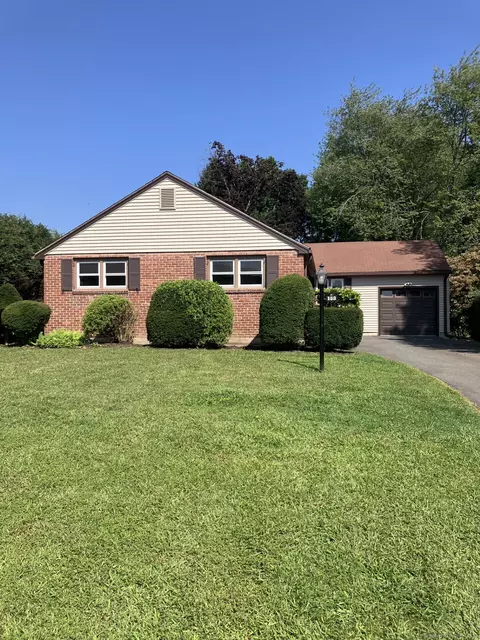 153 Wilmont St, Wethersfield, CT 06109