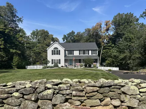64 Little Fox Run, Shelton, CT 06484