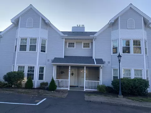 20 Woodhill Rd #20, Milford, CT 06461