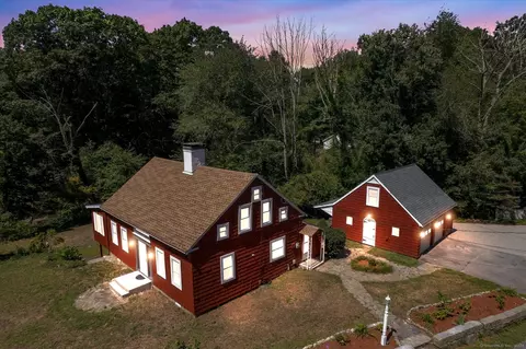 986 Long Cove Rd, Ledyard, CT 06335