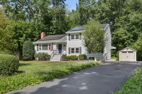 296 Bulkley Dr, Fairfield, CT 06825