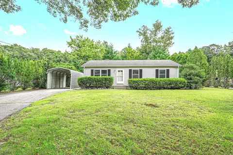 112 Park St, Putnam, CT 06260