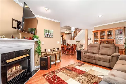 2906 Eaton Ct #2906, Danbury, CT 06811