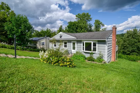 9 Clearview Dr, Brookfield, CT 06804
