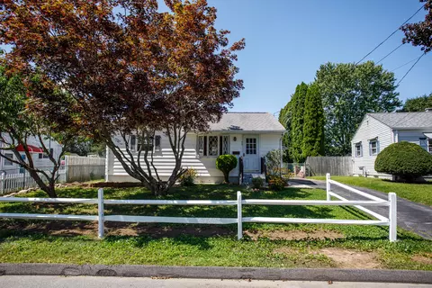 17 Nordon Ave, Norwich, CT 06360