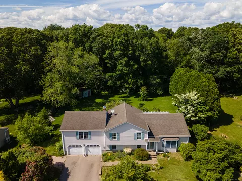 84 Renee Dr, Stonington, CT 06379