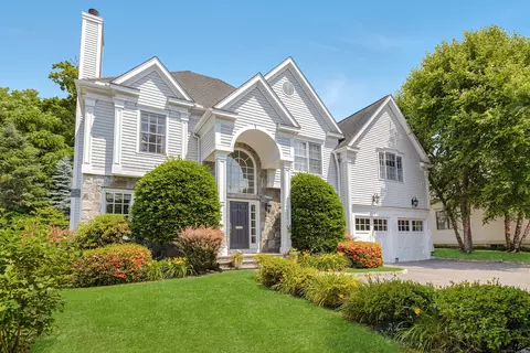 296 Park St, New Canaan, CT 06840