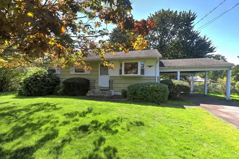 136 Cynthia Dr, West Haven, CT 06516