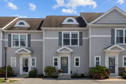 240 Duck Island Lndg #240, Westbrook, CT 06498
