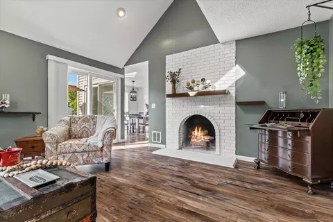 2 Spring Ct #D, Broad Brook, CT 06016