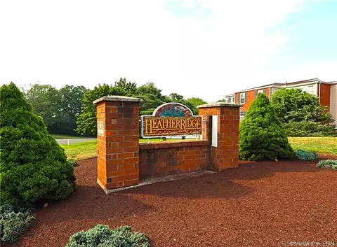 71 Heather Rdg #71, Shelton, CT 06484