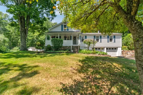 6 Plaster House Rd, Southbury, CT 06488