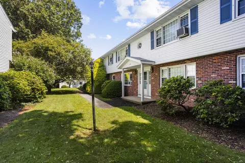 24 College St, Clinton, CT 06413