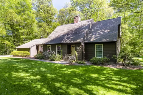 8 Bayberry Ridge Rd, Old Lyme, CT 06371