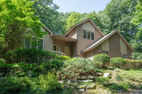 107 Deer Run, Burlington, CT 06013