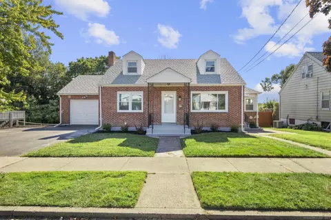 11 Hughes St, East Haven, CT 06512