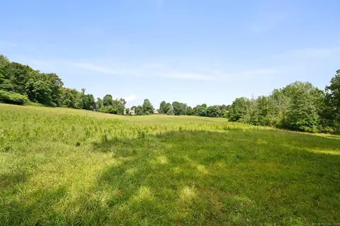 Footit Drive, Middletown, CT 06457