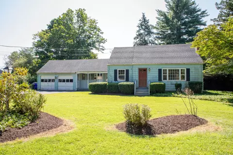 22 Barry Ln, Simsbury, CT 06070