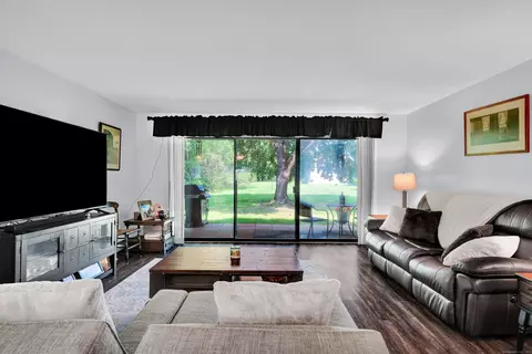 141 Candlewood Dr #141, South Windsor, CT 06074