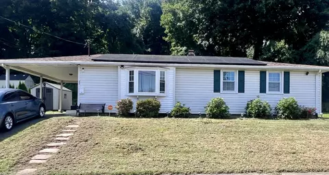 33 Curry Rd, Hamden, CT 06517