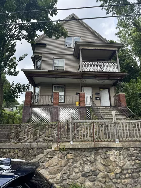 93 Easton Ave, Waterbury, CT 06704