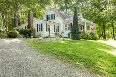 371 Spencer Plains Rd, Westbrook, CT 06498