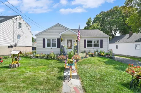 462 S Curtis St, Meriden, CT 06450