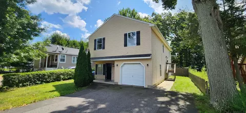289 Tudor St, Waterbury, CT 06704