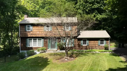 18 Fir Dr, Danbury, CT 06811