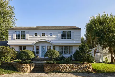 22 Richmond Rd, Norwalk, CT 06853