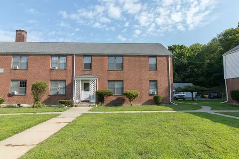 35 Nob Hill Cir #D, Bridgeport, CT 06610