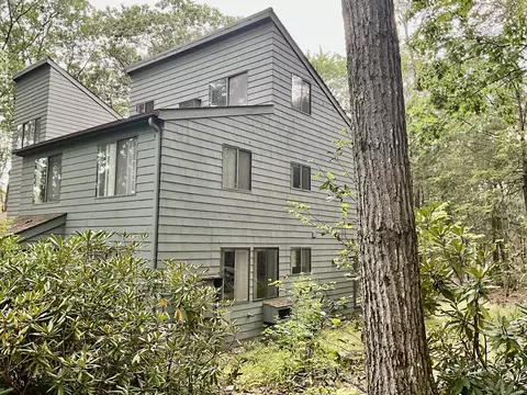233 Ledge Dr, Torrington, CT 06790