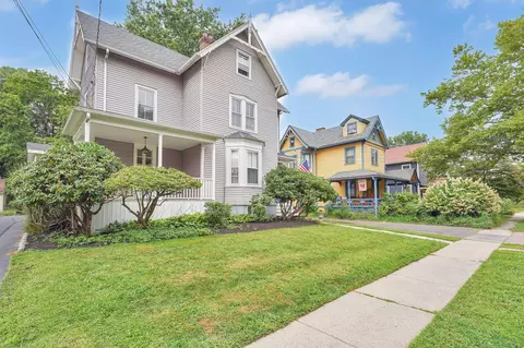 33 Girard Ave, Hartford, CT 06105