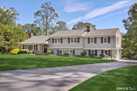 208 Thornridge Dr, Stamford, CT 06903