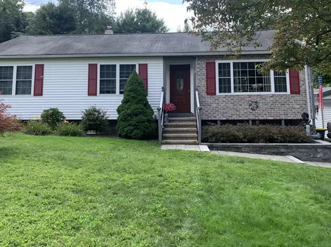 40 Hunters Ln, Ansonia, CT 06401
