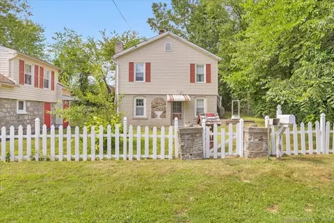 12 Aldorisio St, Watertown, CT 06779