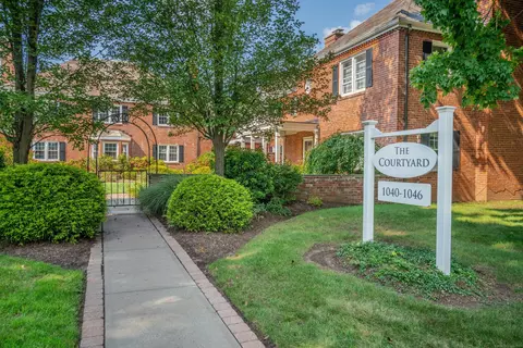 1042 Farmington Ave #6, West Hartford, CT 06107