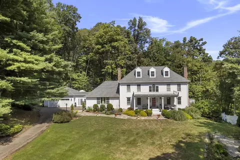 66 Christopher Ln, Guilford, CT 06437