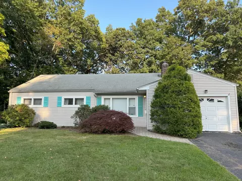 109 Elizabeth Dr, Manchester, CT 06042